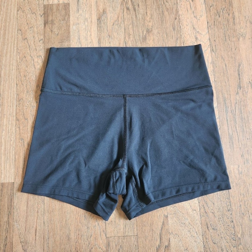 All in Motion Everyday Soft Ultra High Rise 4 inch Shorts Black Medium Med 696
